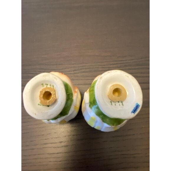 Vintage Anthropomorphic Salt Pepper Shakers Lefton Thumbelina Honeybun Ceramic - Picture 4 of 5